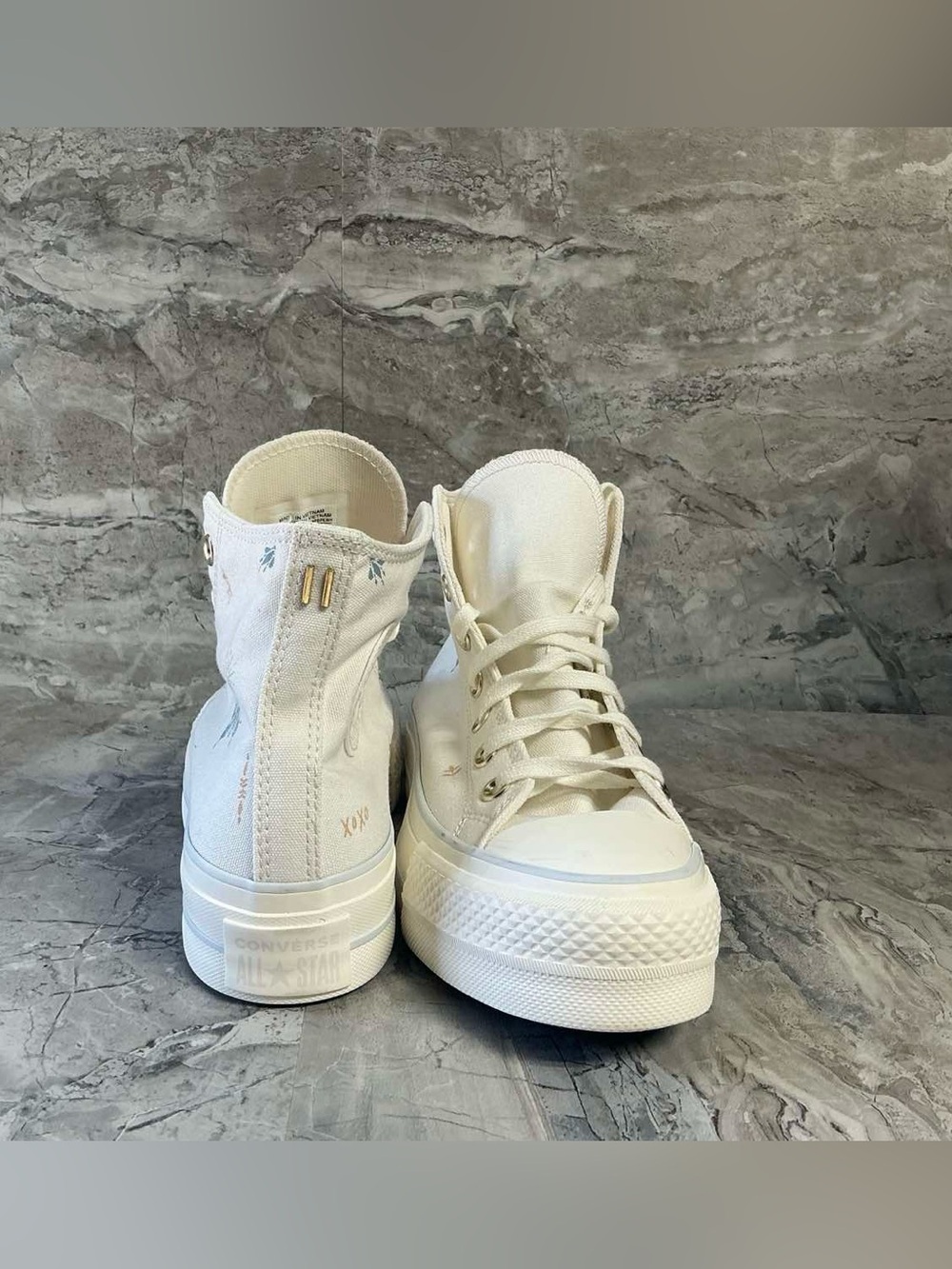 Converse Wmns Chuck Taylor All Star Lift
Platform High 'Tiny Tattoos - Picture 9 of 10